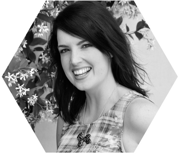 Katherine Mackenzie-Smith: we're talking about the most amazing things that have happened since she started blogging, her best advice on what to do when you're letting fear hold yourself back from starting a blog - or pursuing any other dream and what being in the #Bloghearted community FEELS like http://oneinfinitelife.com/bright-eyed-and-blog-hearted-interview/